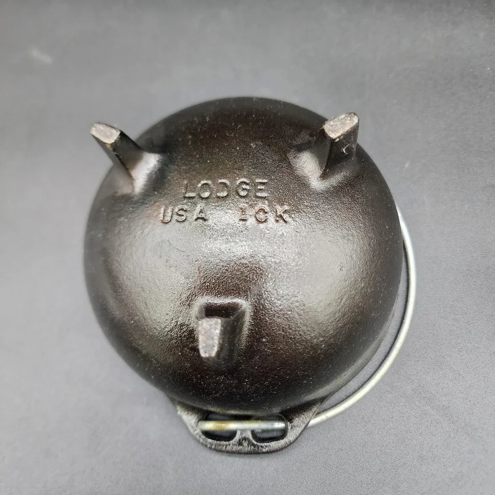 Lodge Miniature Black Cast Iron Cauldron L5MIC Pot Lid Rustic Farmhouse Decor